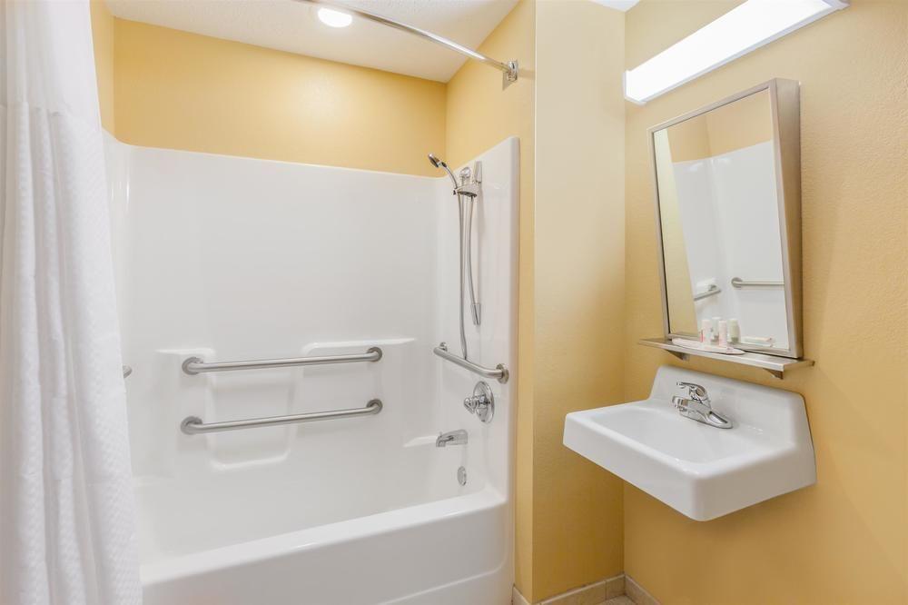 Microtel Inn & Suites By Wyndham Verona Ngoại thất bức ảnh