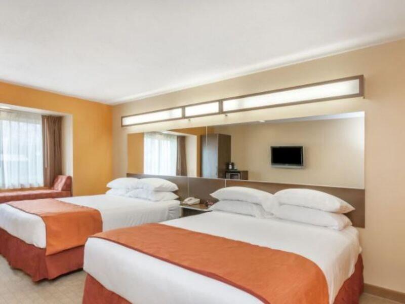 Microtel Inn & Suites By Wyndham Verona Ngoại thất bức ảnh