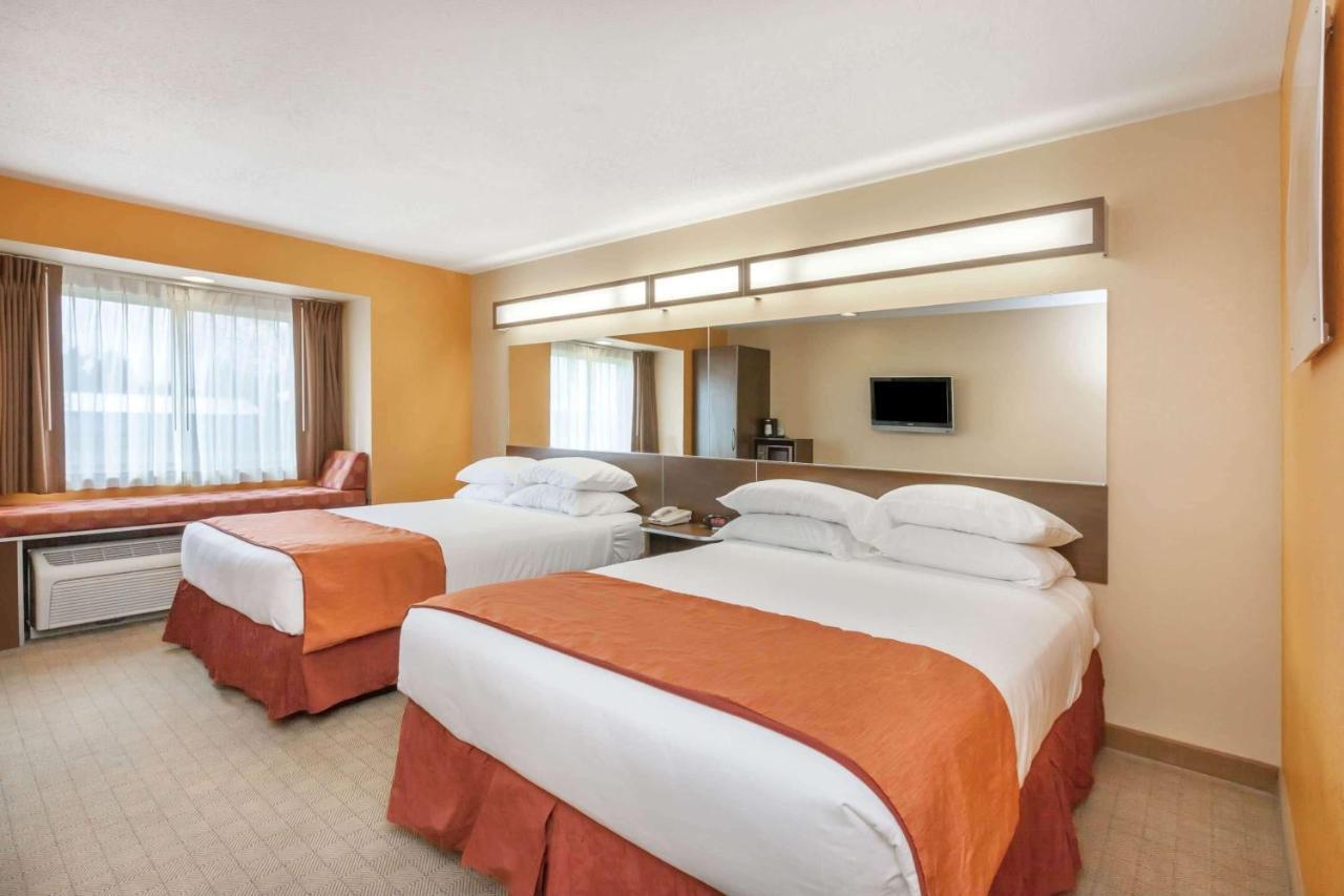 Microtel Inn & Suites By Wyndham Verona Ngoại thất bức ảnh